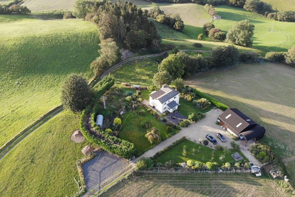 Country Home With Gardens Newtown  Eksteriør bilde